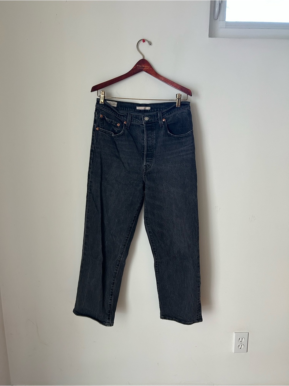 Levi's Women's Ribcage Straight Leg Jeans in Washed Black